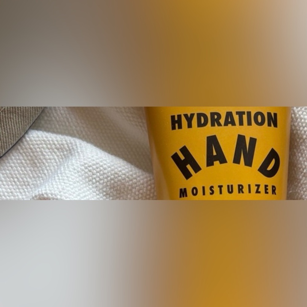 Gentlemen's Hardware Hydration Hand Moisturizer. Brand new. Never used.25%OFF!